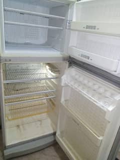 working perfectly Dawlance medium size fridge 03008125456
