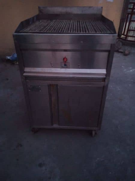 hot plate for sale in very good condition hot 3