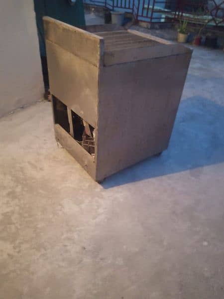 hot plate for sale in very good condition hot 4