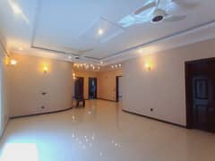 1 Kanal Prime location Upper Portion available for rent 85000 in dha phase 3