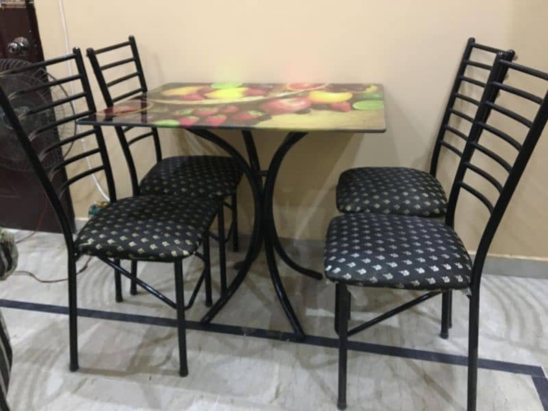 Beautiful Dining table with 4 chairs 4