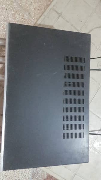 amplifier in excellent condition 0
