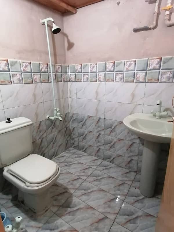 2 Bed DD in very Reasonable price 18