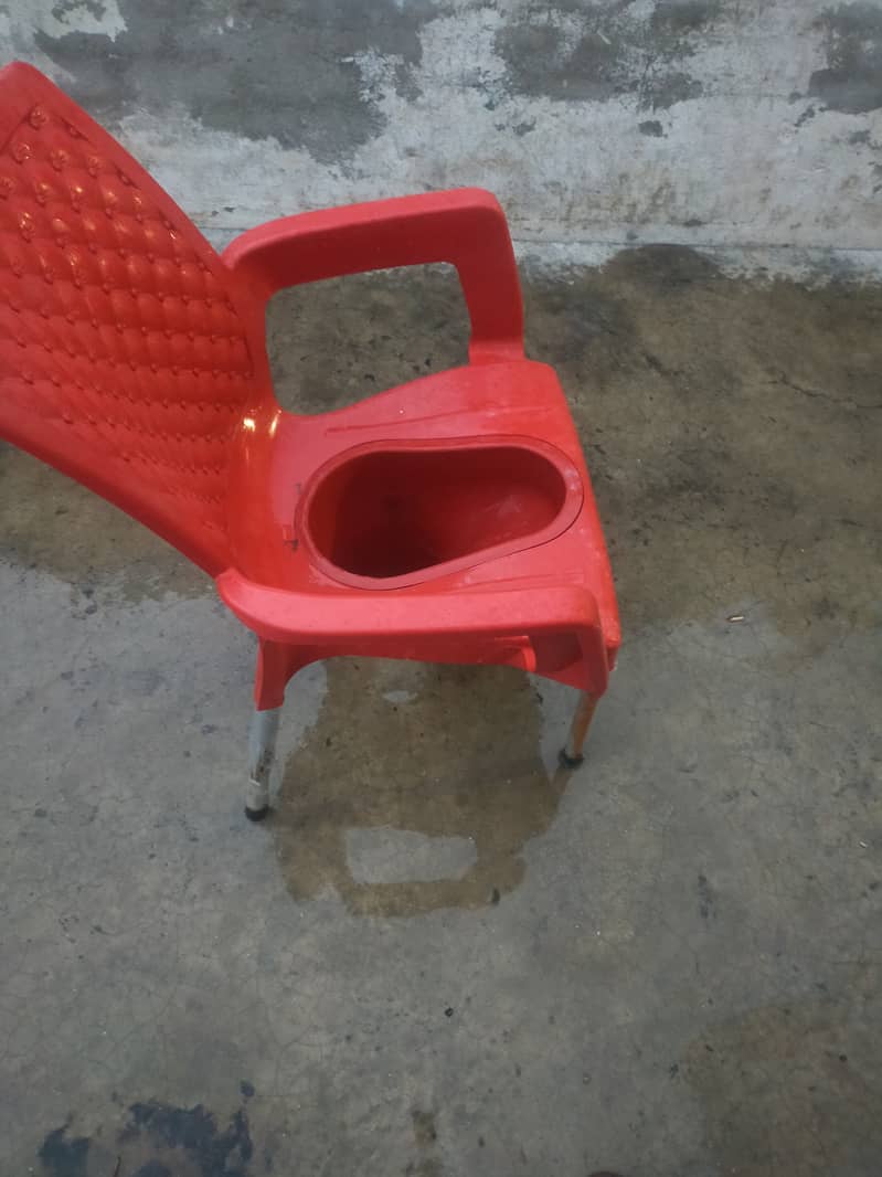 Toilet chair for sale in good condition 2