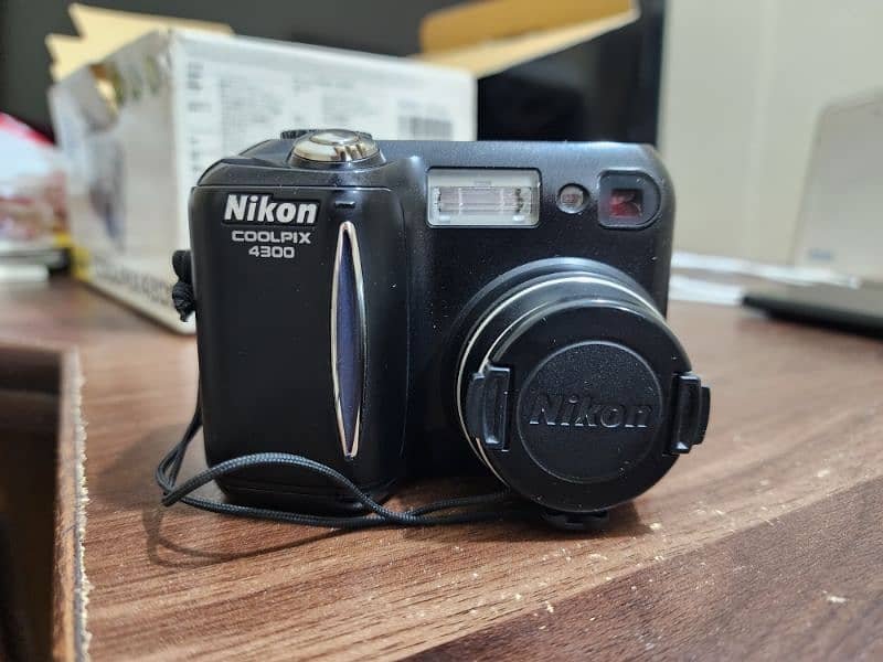 Nikon COOLPIX 4300 8