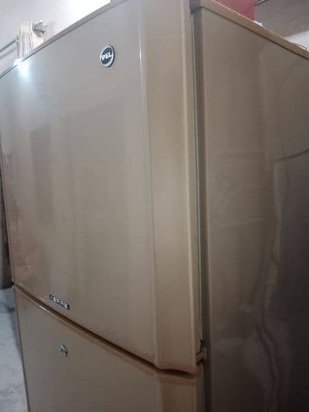 pel fridge with original parts with best condition 1