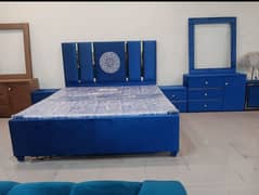 Bed / bed set / double bed / king size bed / poshish bed / bedroom set