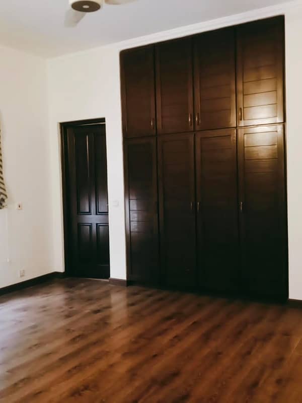 1 Kanal Full House Available For Rent In DHA Phase 7 Lahore 10