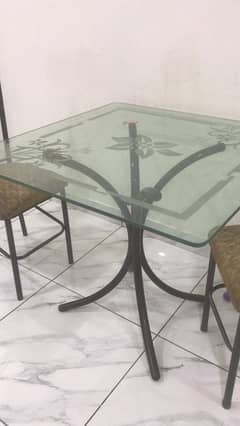dining table for sale urgently