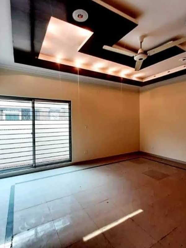 1 Kanal Full House Available For Sale In DHA Phase 6 Lahore 9