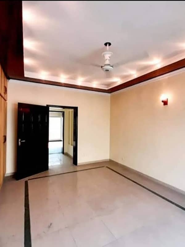 1 Kanal Full House Available For Sale In DHA Phase 6 Lahore 13