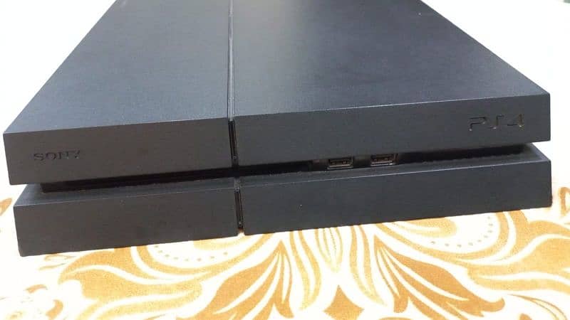 Ps4 condition 10 by 10 all ok 4