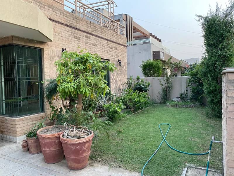 1 Kanal Full house available for rent in DHA Phase 3 9