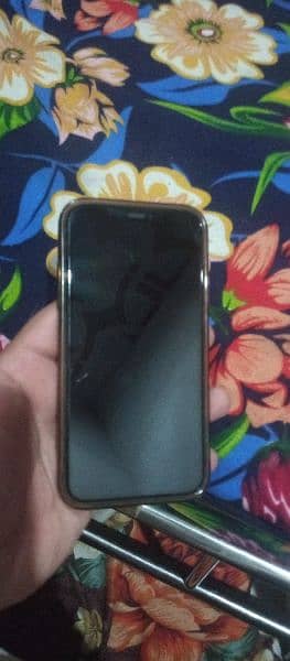 iphone 11 non pta 64gb well condition 0