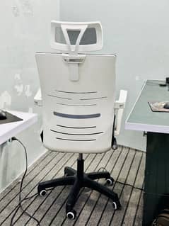White executive minimalistic Office chair 0