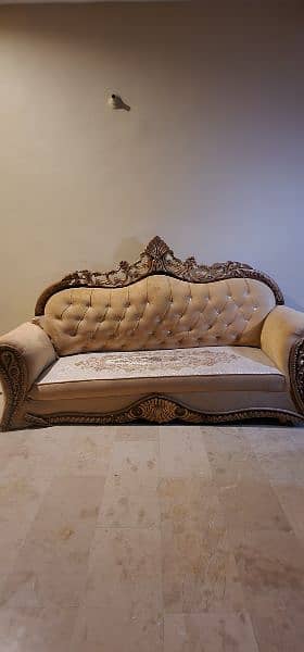 golden colour sofa set 10/8 condition repair able 1