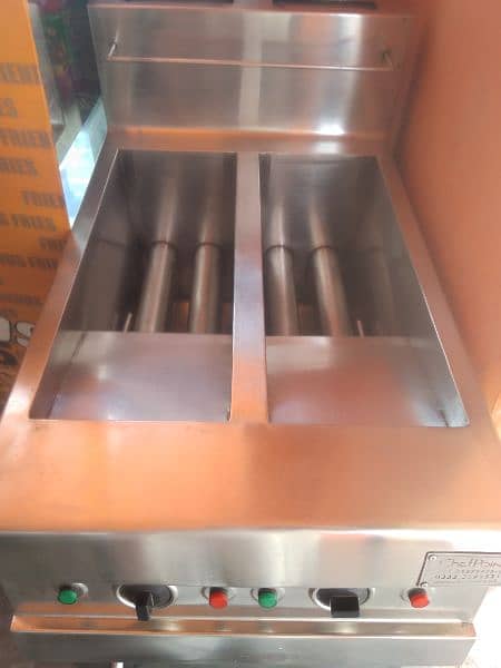 chef point deep fryer in excellent condition with new cylinder and gas 2