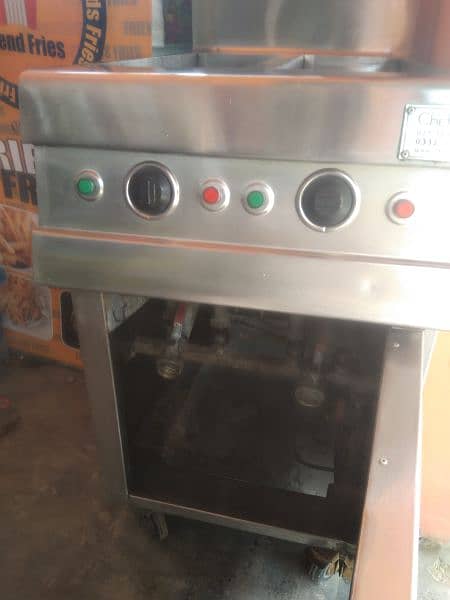 chef point deep fryer in excellent condition with new cylinder and gas 3