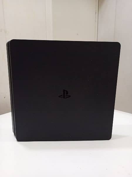 PS4 (PLAYSTATION 4) SLIM with 2 Controllers, game and headset 2