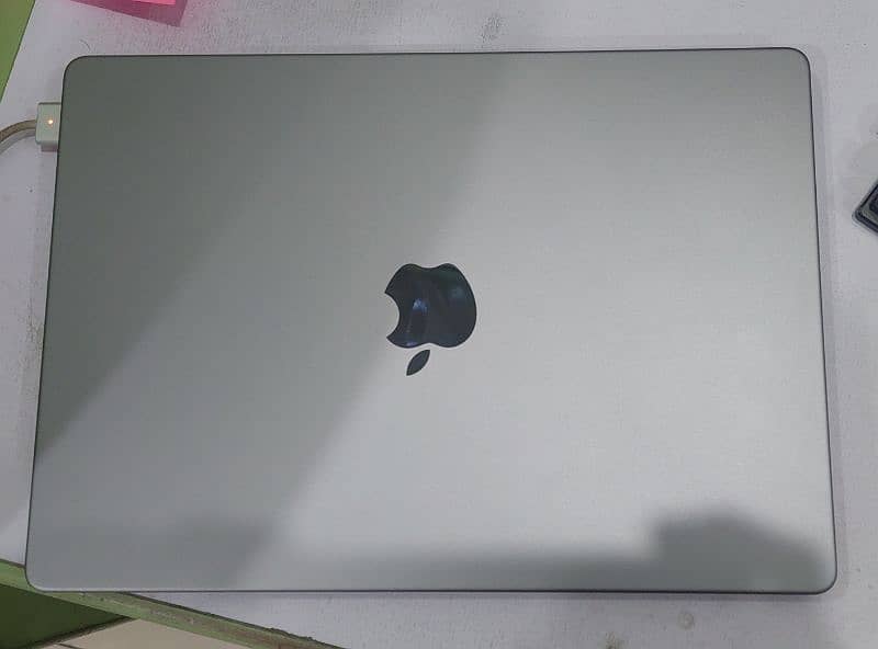 MacBook Pro 2021 16/512 (used) 4