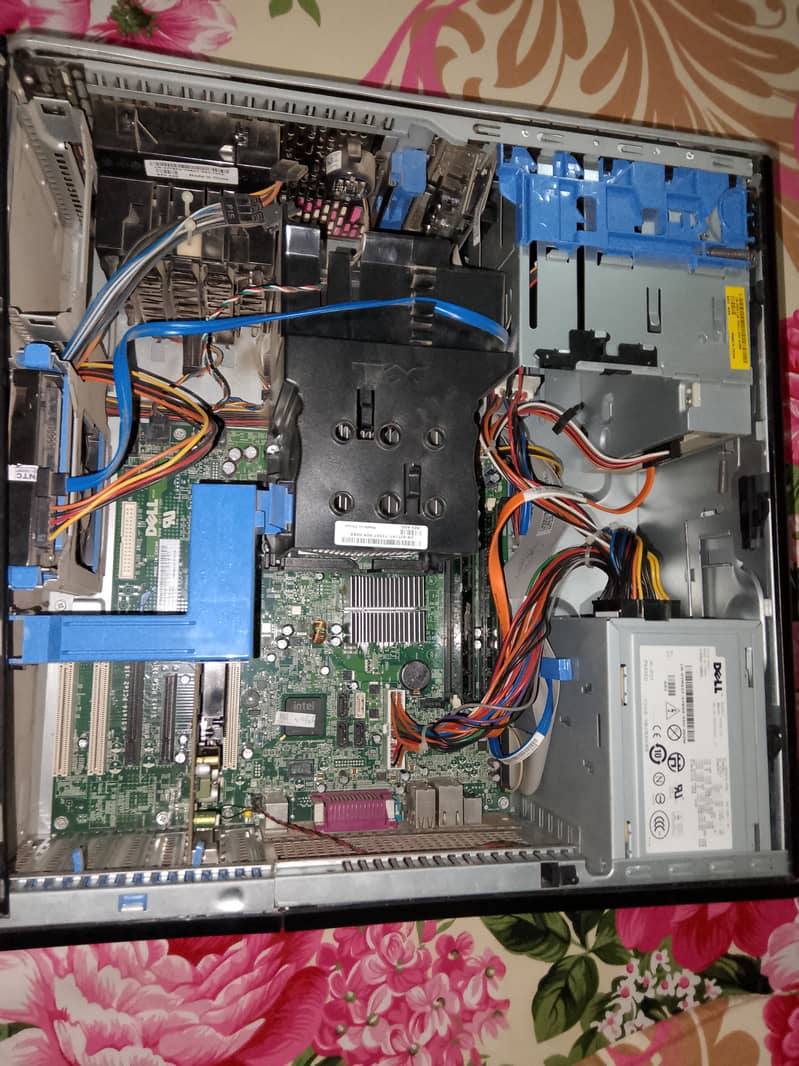 Dell CPU for urgent sale working condition 4