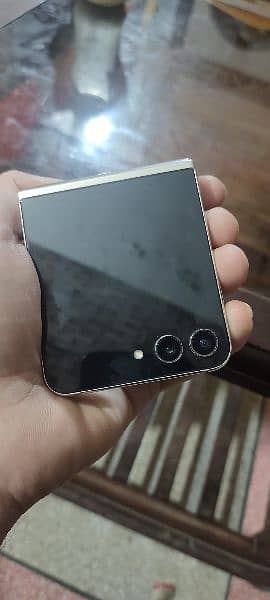 Samsung Galaxy flip 5 ( non PTA) 6
