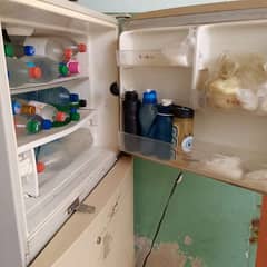 national company ka refrigerator hai aur 16 QB he full size