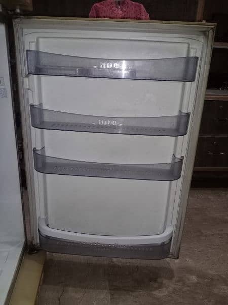 Full size Used Freezer. Condition7/10 . Upper portion ok. 6