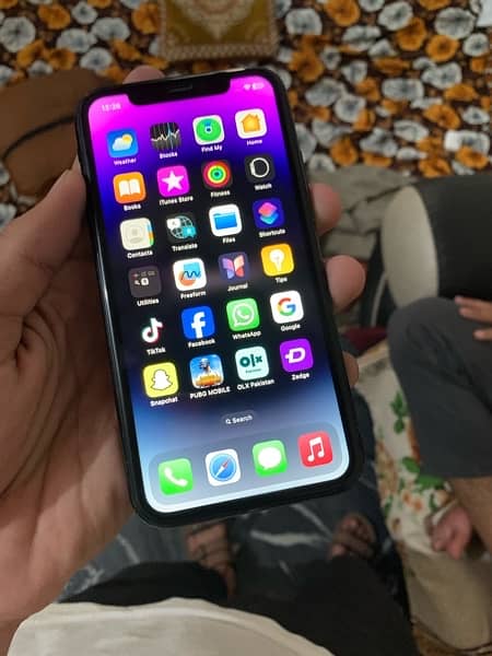 iphone xr totally genuine no anything change 2