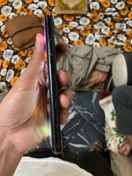 iphone xr totally genuine no anything change 3