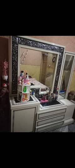 Dressing Table with double mirror , 3 drawers and 1 cupboard