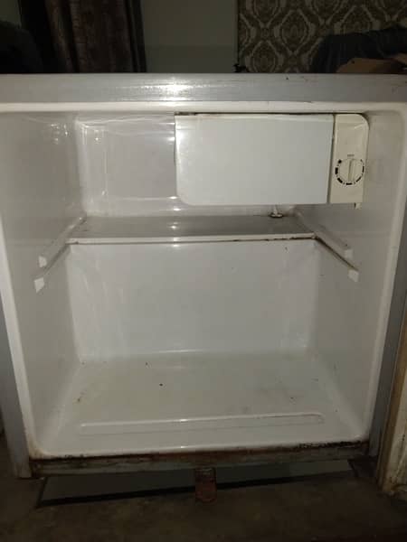 mini room fridge 1