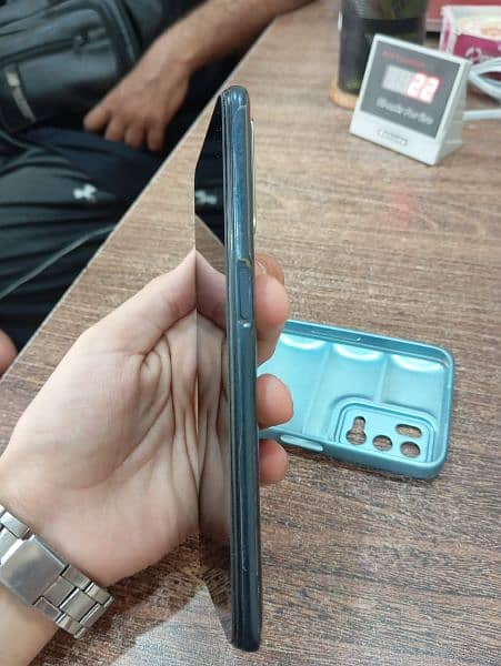 Oppo A54 4/128 GB 1 year use Box and original charger 1