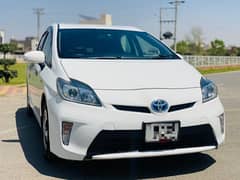 Toyota Prius S Led Edition 2014/18