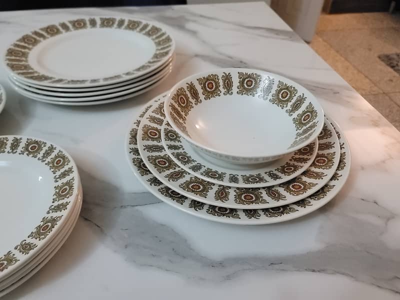 Antique (1928) Ridgway Ironstone 6 person dinner set made in England 12