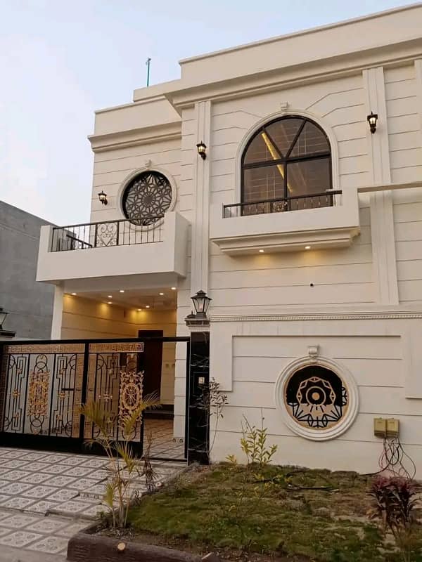 Nearest To Market/Park/Mosque 5 Marla House For Sale 1