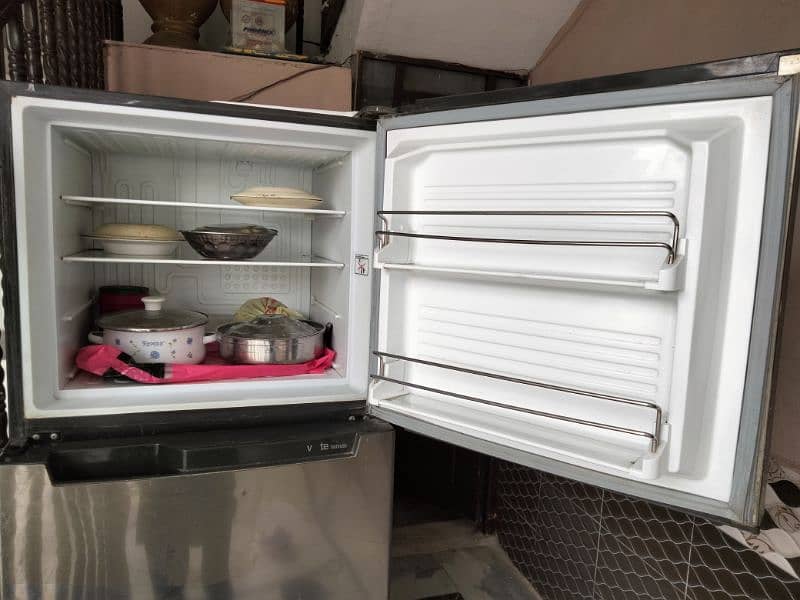 Dawlance medium size inverter refrigerator 2