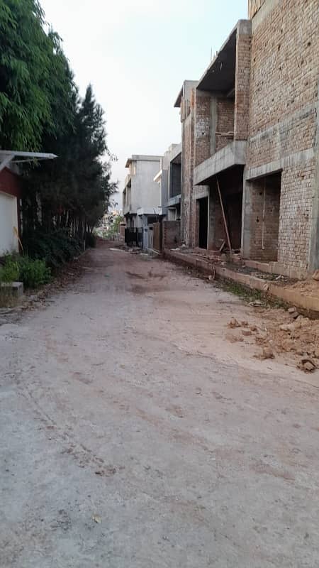 7 Marla Heighted Plot In Main Bani Gala For Sale 2