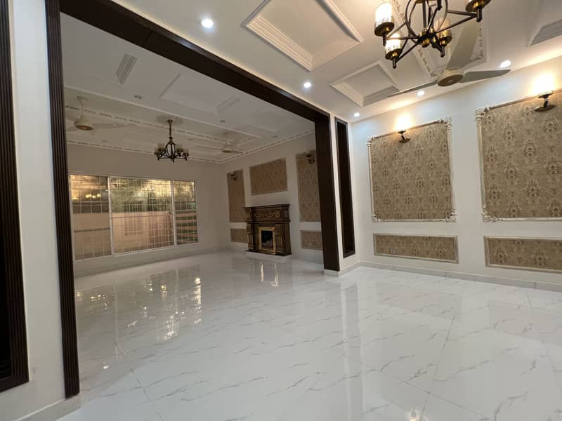 ORIGINAL PICTURE AVAILABLE ON WHATSAPP 
ONE KANAL DOUBLE STORY HOUSE AVAILABLE FOR SALE IN WAPDA TOWN 6