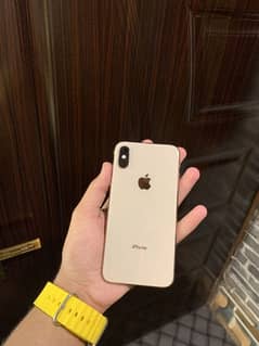 I phone xs (256) gold color