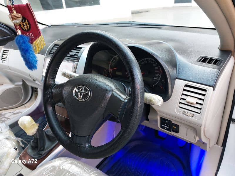 Toyota Corolla GLI VVti Model 2013 9