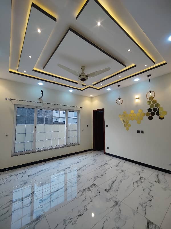 10 Marla Brand New Ground portion available for rent In Bahria town phase 8 Rawalpindi 5