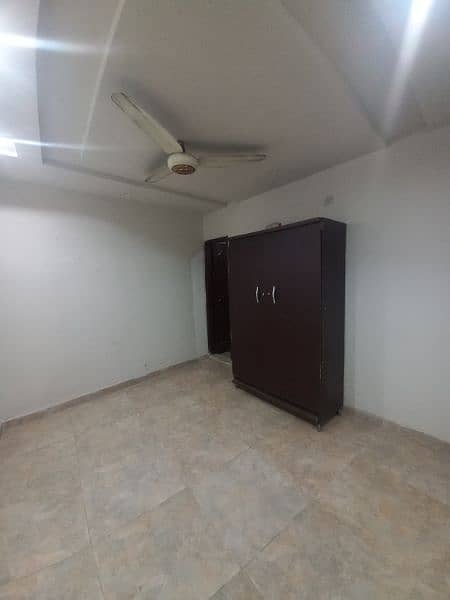 DOUBLE BED FLATS/APPARTMENTS AVAILABLE FOR RENT AT PEACEFUL LOCATION 1