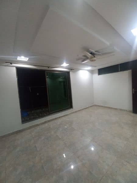DOUBLE BED FLATS/APPARTMENTS AVAILABLE FOR RENT AT PEACEFUL LOCATION 2