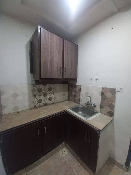 DOUBLE BED FLATS/APPARTMENTS AVAILABLE FOR RENT AT PEACEFUL LOCATION 5