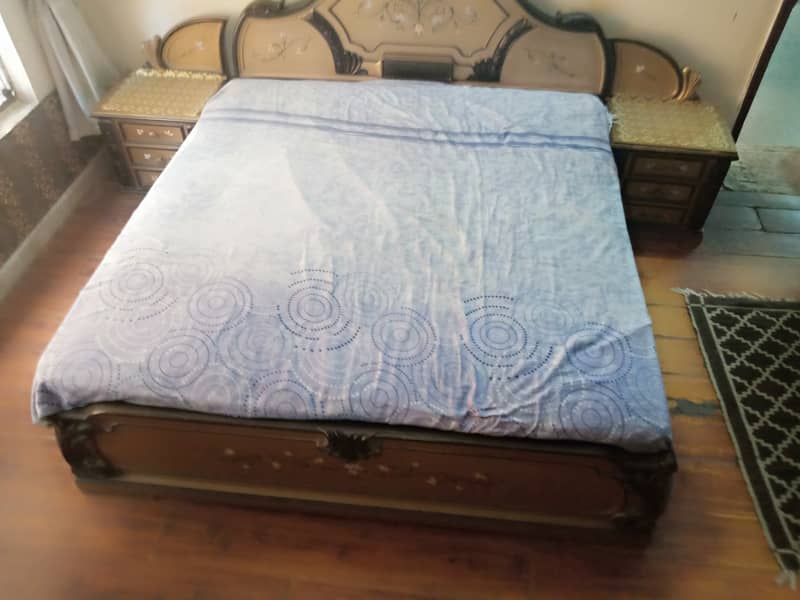 complte bed set with dressing without mattress 0