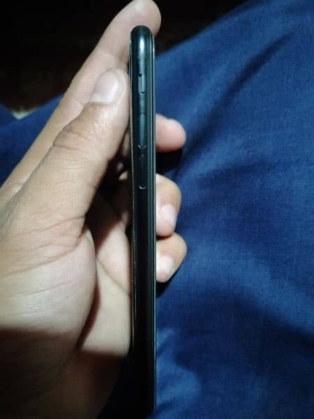 I phone se 2020 water pack lush condition factory unlock 1