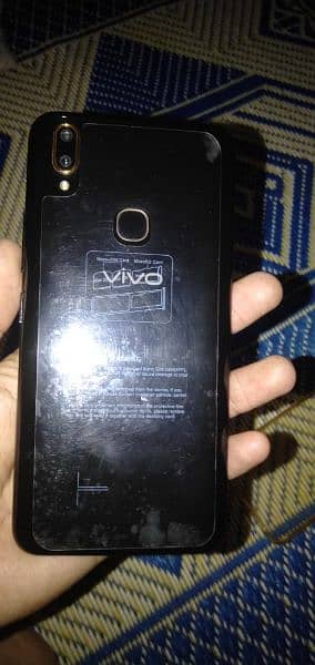 vivo y11 one hand use 10/10 condition only phone 3