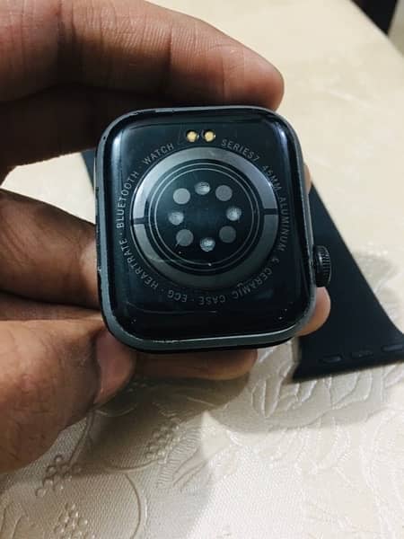 *Samrt Watch T800 For sale with box and charger in working condition* 3