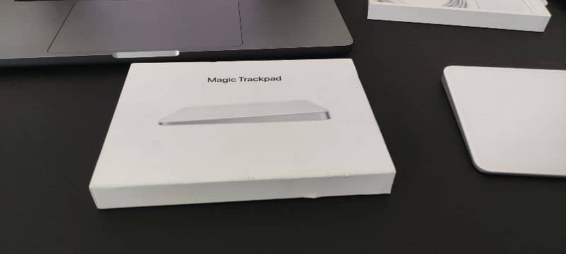 Apple Magic Track Pad 2024 0